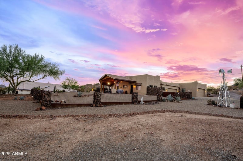 33449413 10th St, Phoenix, AZ 85085
