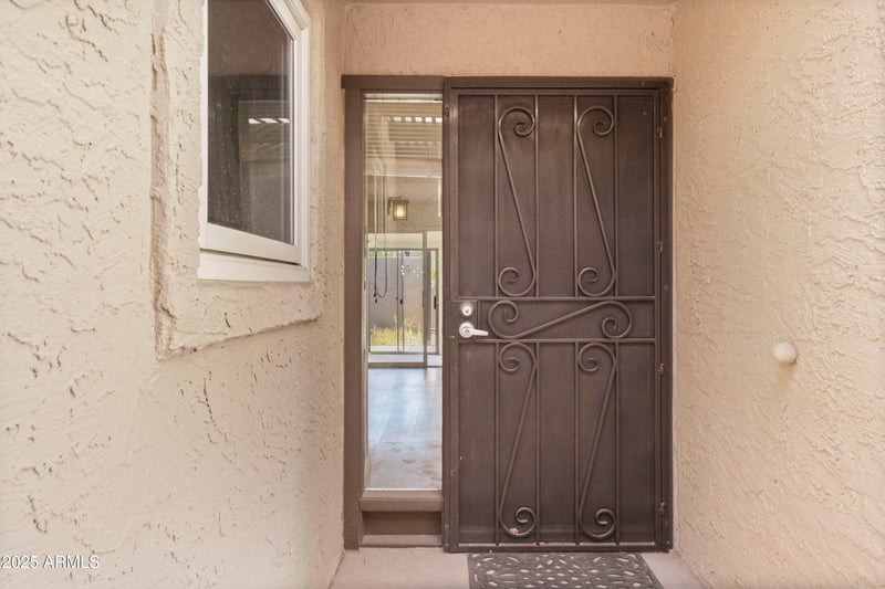 3345 University Dr #2, Mesa, AZ 85213