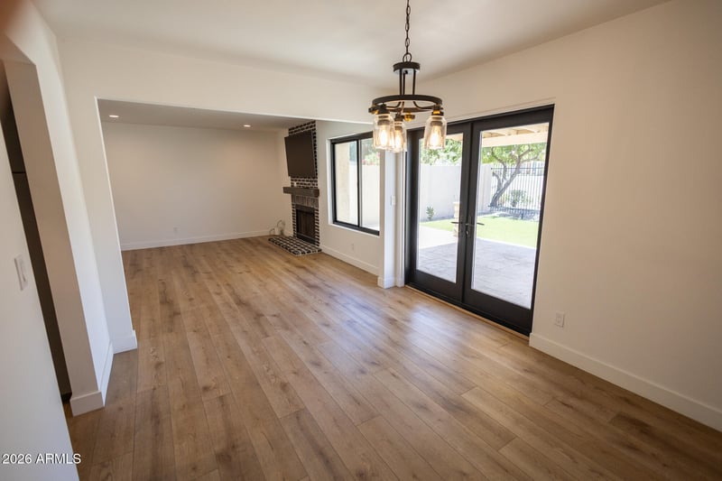 335 E Bluebell Ln, Tempe, AZ 85288