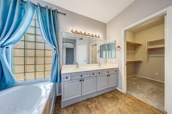 335 Helena Dr, Phoenix, AZ 85023
