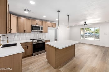 335 Vineyard Rd, Phoenix, AZ 85041