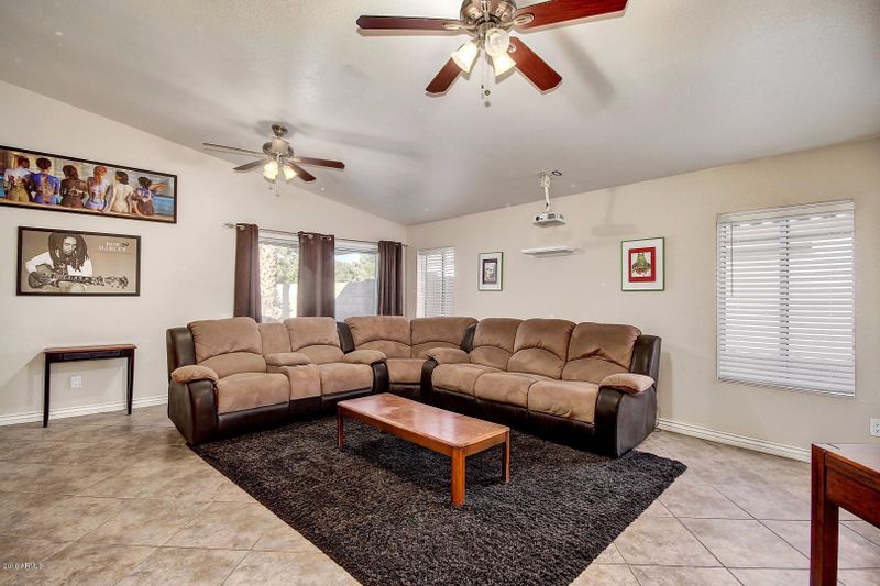 3350 E Lavey Ln, Phoenix, AZ 85032