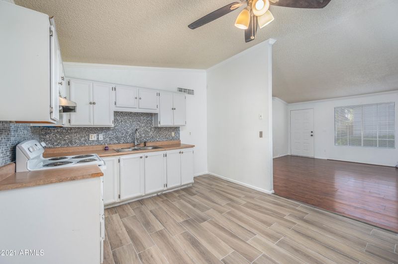 3351 N 69th Dr #30, Phoenix, AZ 85033