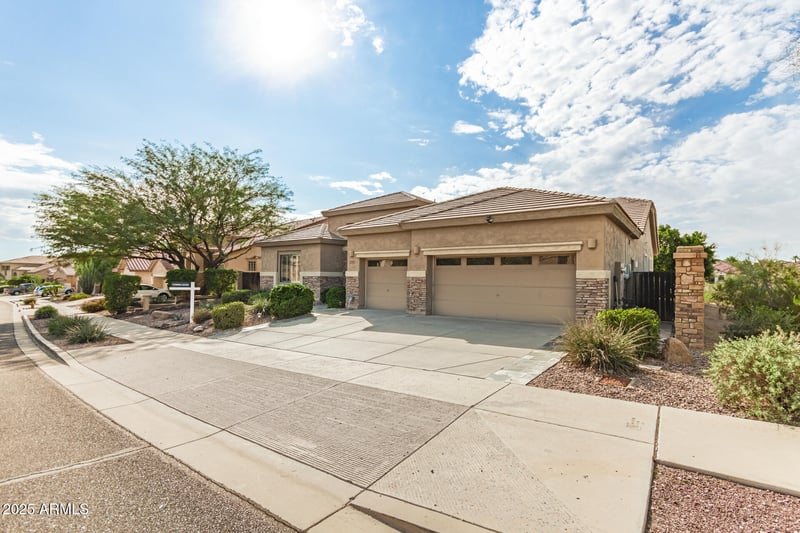 33510 23rd Dr, Phoenix, AZ 85085