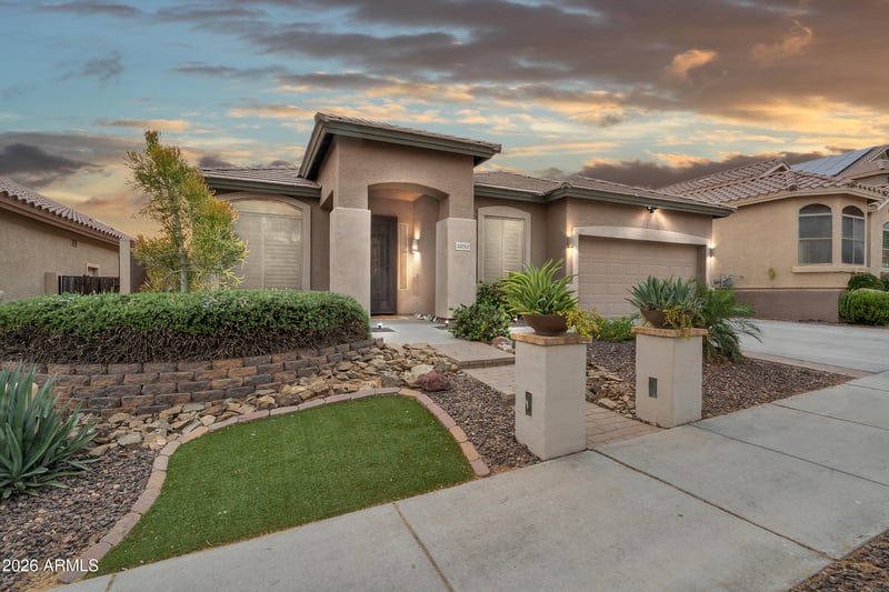 33512 25th Dr, Phoenix, AZ 85085