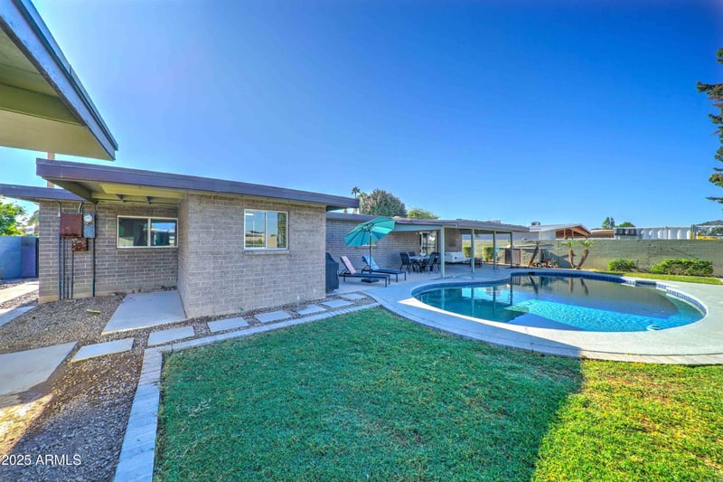 3352 Mescal St, Phoenix, AZ 85028