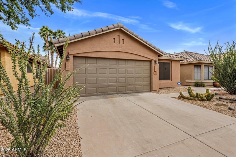 3353 Blackhawk Dr, Phoenix, AZ 85050