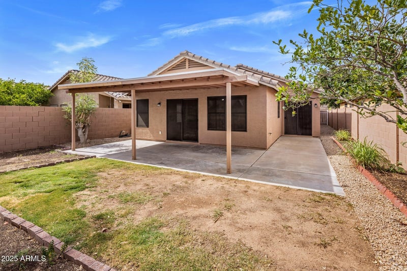 3353 Blackhawk Dr, Phoenix, AZ 85050