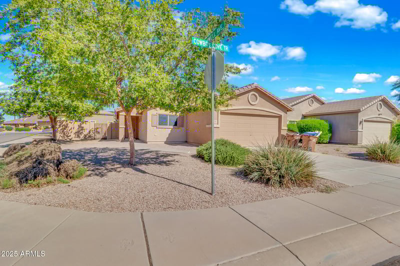 3356 Cowboy Cove Trl, San Tan Valley, AZ 85143