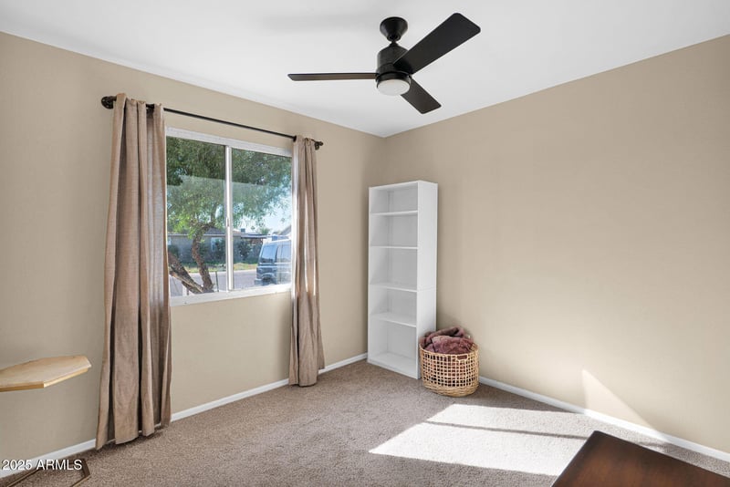 3356 Mauna Loa Ln, Phoenix, AZ 85053