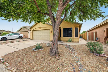 3357 E Blackhawk Dr, Phoenix, AZ 85050