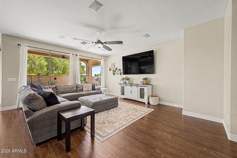 3357 Bluejay Dr, Chandler, AZ 85286