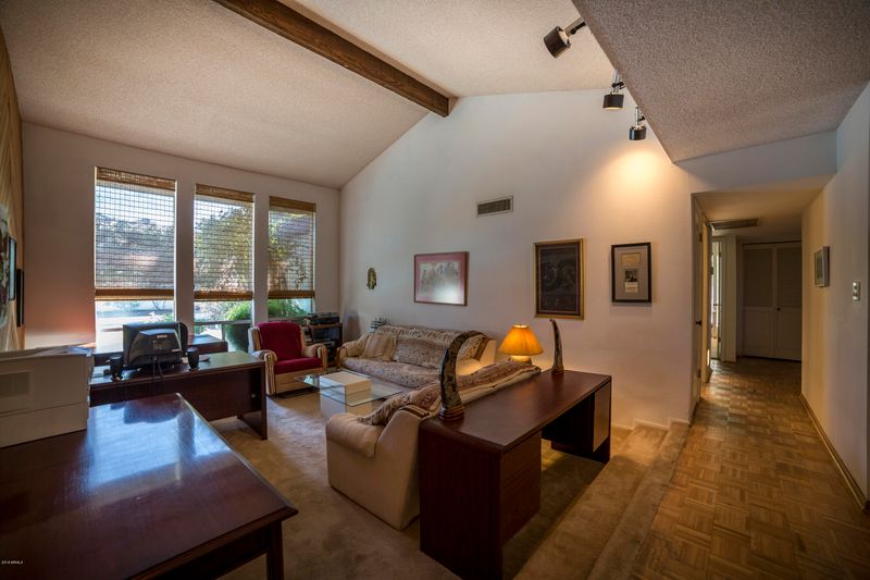 3359 E Las Rocas Dr, Phoenix, AZ 85028
