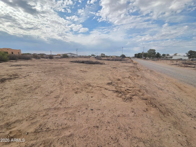 336 W Broadway Rd #M, Tonopah, AZ 85354