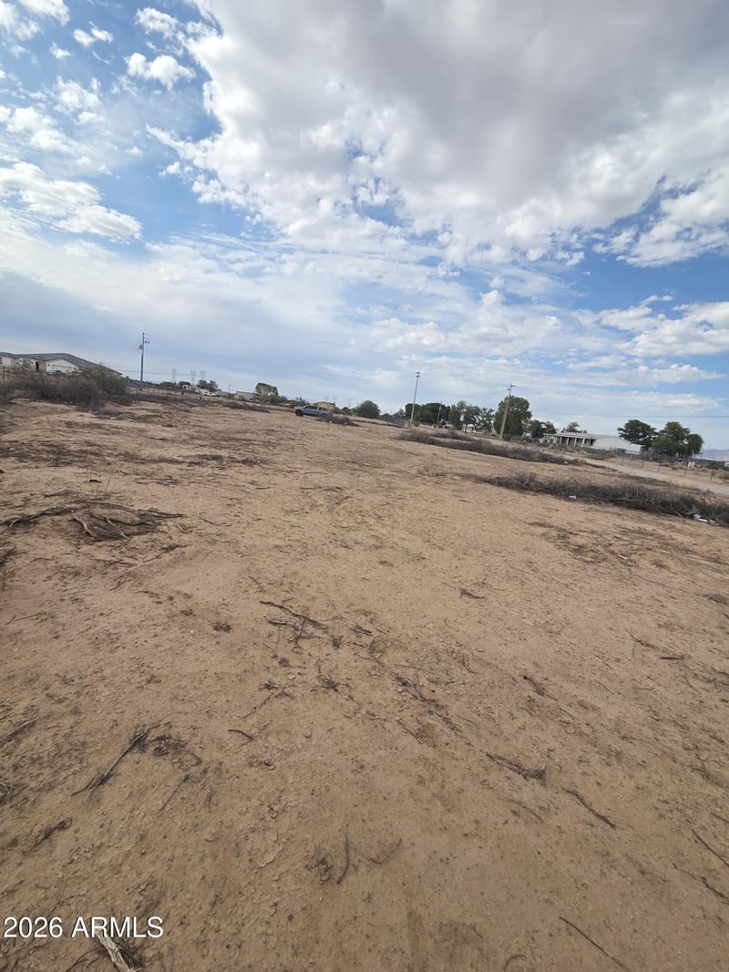 336 W Broadway Rd #M, Tonopah, AZ 85354