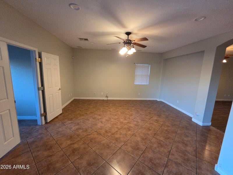 33602 N Cobble Stone Dr, San Tan Valley, AZ 85143