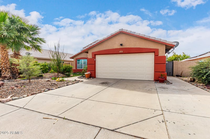 3363 Lone Cactus Dr, Phoenix, AZ 85027