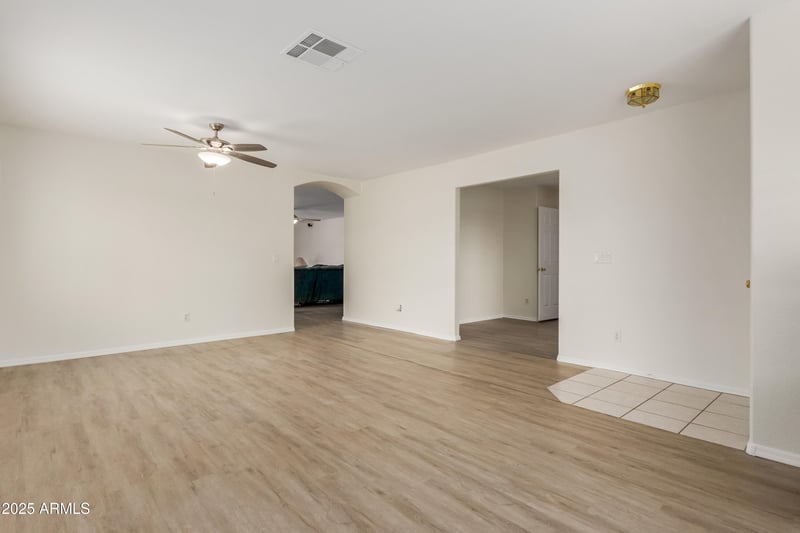 3363 Lone Cactus Dr, Phoenix, AZ 85027