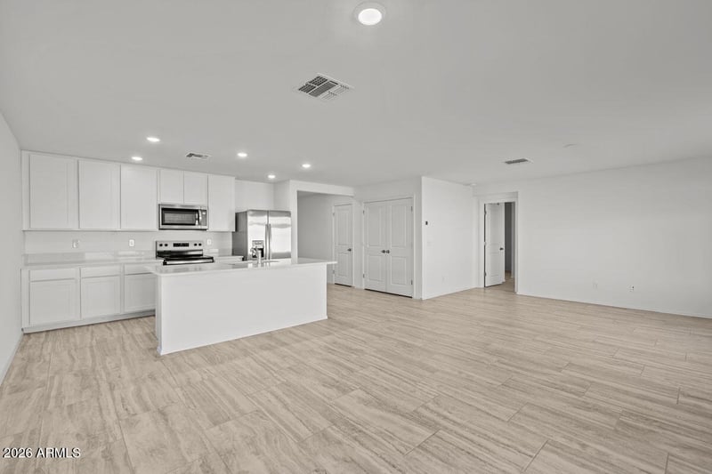 33658 Hosta Dr, San Tan Valley, AZ 85140