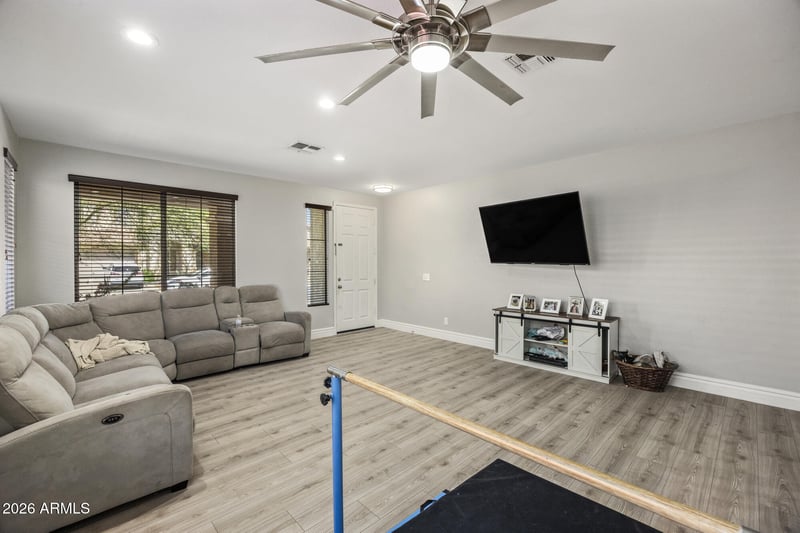 3369 W Hemingway Ln, Anthem, AZ 85086