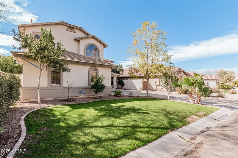 337 Clairidge Dr, San Tan Valley, AZ 85143