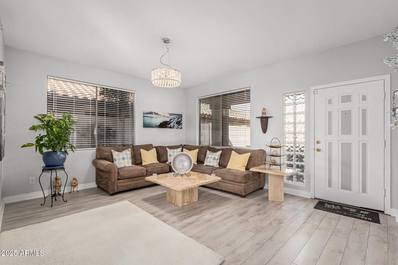 337 Clairidge Dr, San Tan Valley, AZ 85143