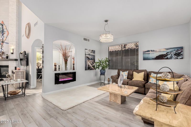 337 Clairidge Dr, San Tan Valley, AZ 85143