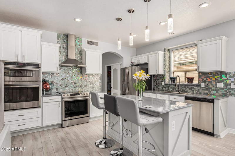 337 Clairidge Dr, San Tan Valley, AZ 85143
