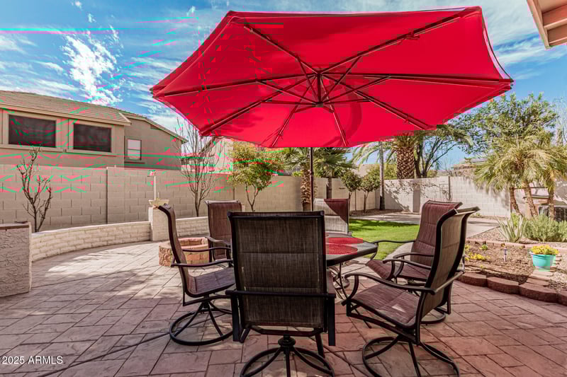 337 Clairidge Dr, San Tan Valley, AZ 85143