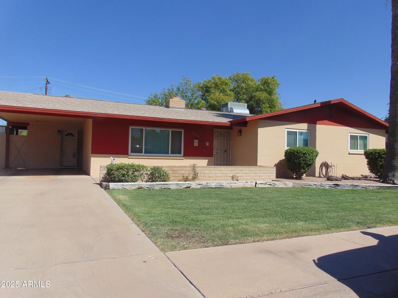 337 N Comanche Dr, Chandler, AZ 85224