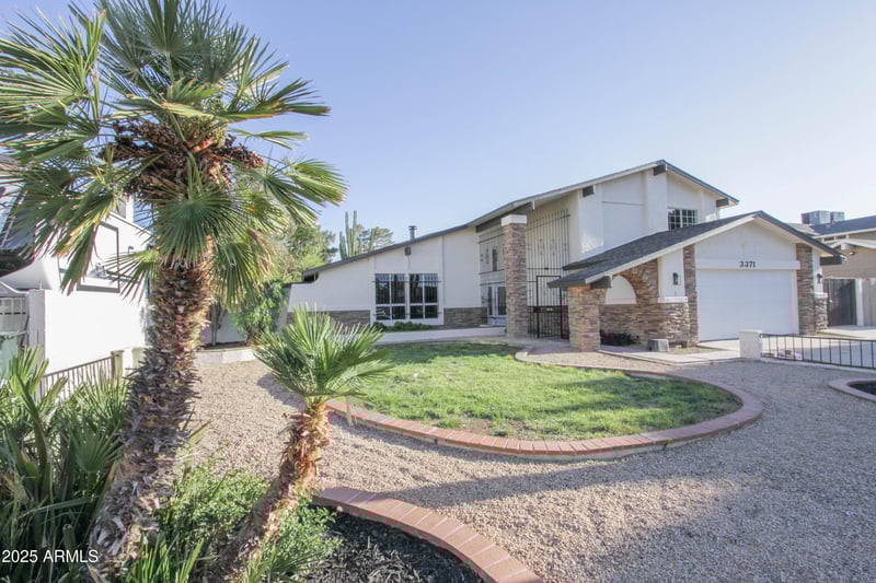 3371 Grandview Rd, Phoenix, AZ 85053