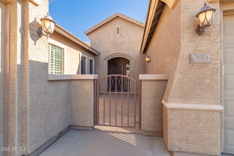 3371 Roger Ct, Chandler, AZ 85286