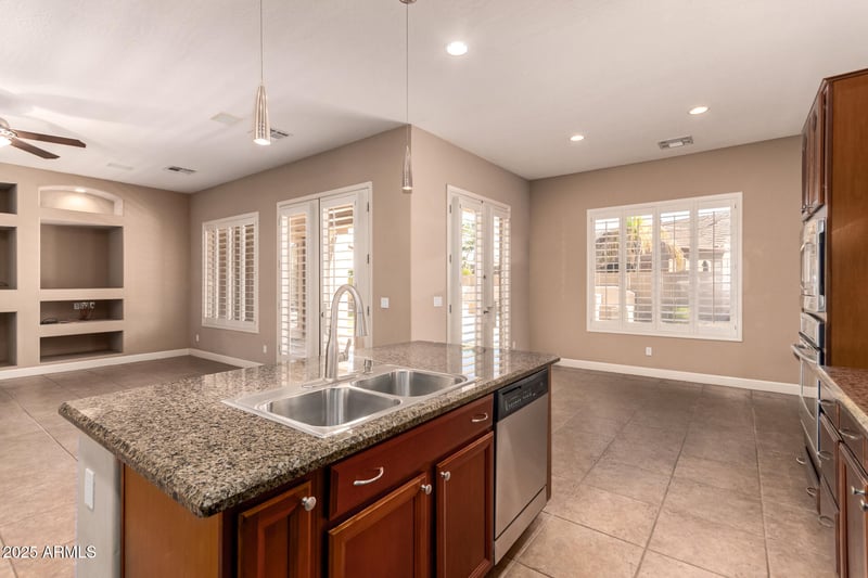 3371 Roger Ct, Chandler, AZ 85286