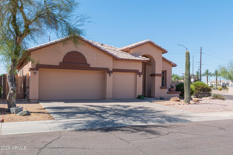 3371 Via Del Sol Dr, Phoenix, AZ 85027