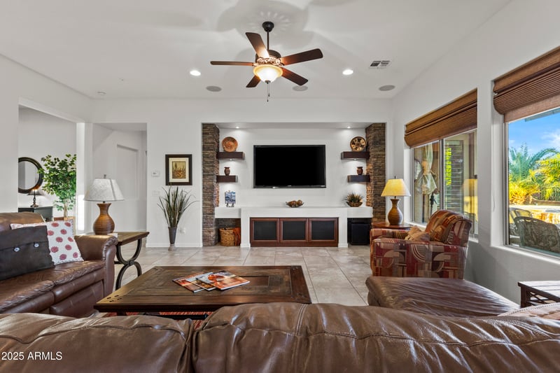 3373 Sports Dr, Gilbert, AZ 85298