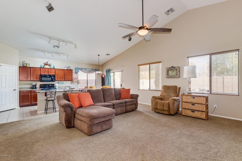 33785 N Legend Hills Trl, Queen Creek, AZ 85144
