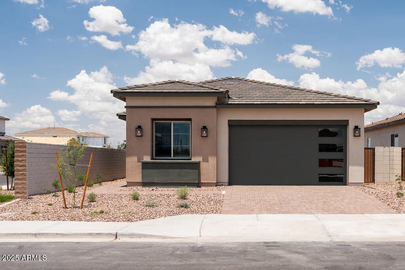 338 Las Perlas Ln, San Tan Valley, AZ 85140