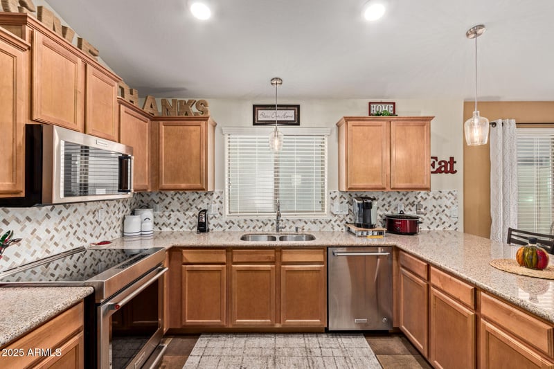 33818 Windmill Rn, San Tan Valley, AZ 85144