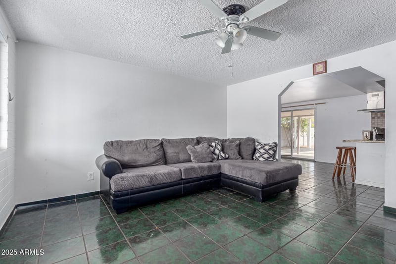 339 9th Dr, Mesa, AZ 85210