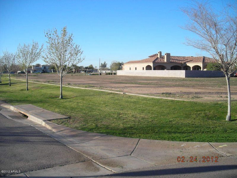 3395 E Aquarius Ct #11, Chandler, AZ 85249