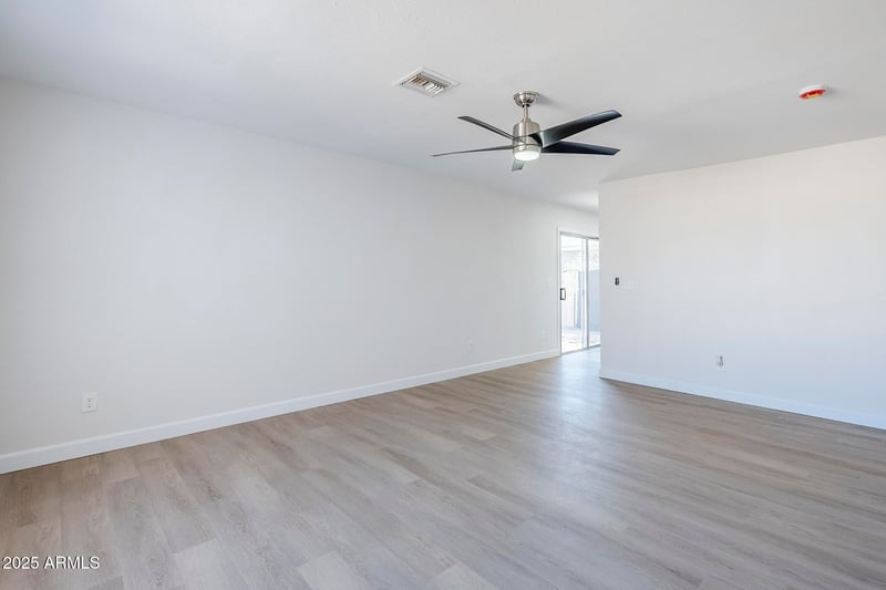 340 Riviera Dr, Tempe, AZ 85282