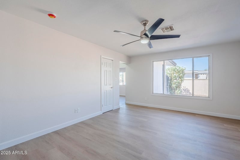 340 Riviera Dr, Tempe, AZ 85282