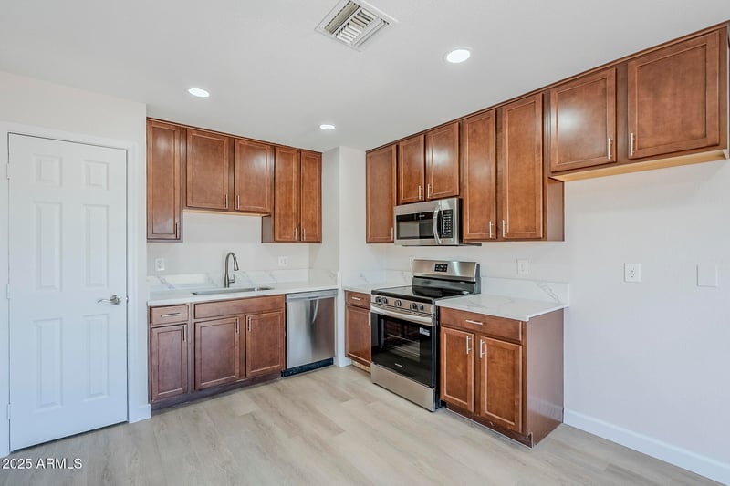 340 Riviera Dr, Tempe, AZ 85282