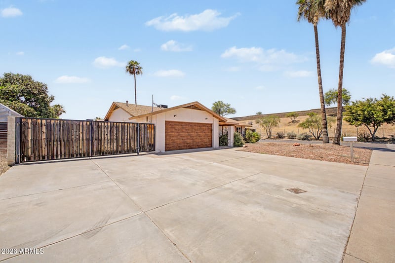 3401 E Dahlia Dr, Phoenix, AZ 85032