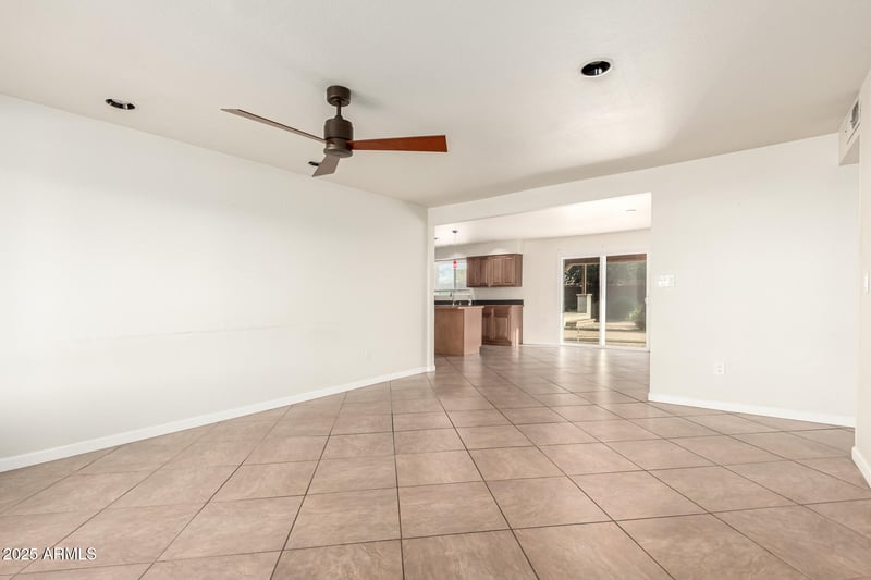 3401 Shaw Butte Dr, Phoenix, AZ 85028