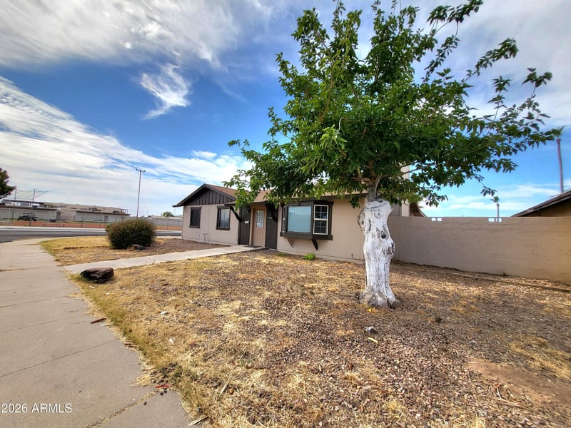 3401 Saint Moritz Ln, Phoenix, AZ 85053