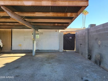 3401 Saint Moritz Ln, Phoenix, AZ 85053