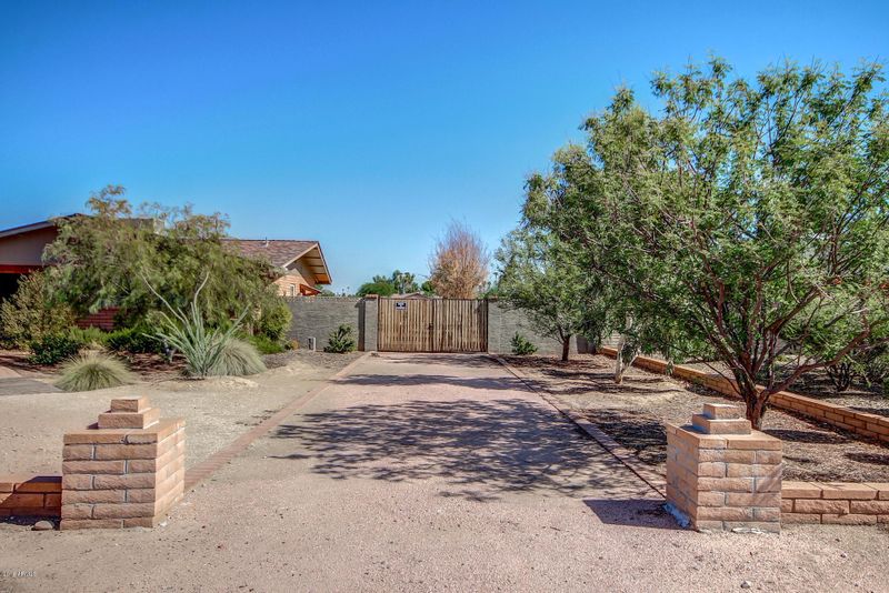 3402 E Desert Cove Ave, Phoenix, AZ 85028