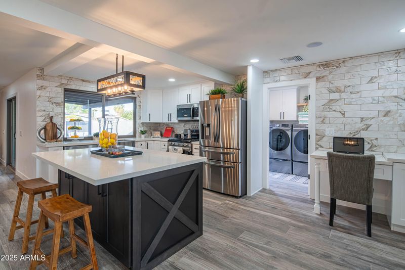 3402 E Sunnyside Dr, Phoenix, AZ 85028
