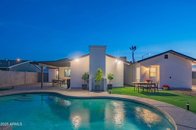 3402 E Sunnyside Dr, Phoenix, AZ 85028